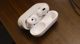 Used
													Apple AirPods Pro 2 - Lightning, photo 2 of 4