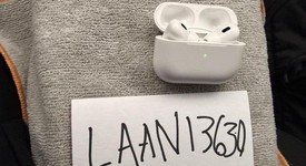Used
													Apple AirPods Pro 2 - USB-C, photo 3 of 4