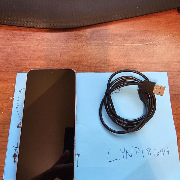 Samsung Galaxy S22 - Unlocked Non-US, 128 GB, Rose Gold, 8 GB, SM-S901E/DS