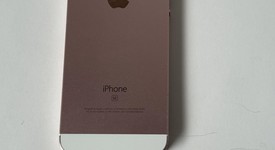 Good
													Apple iPhone SE 1st Gen 2016 - Unlocked, Rose Gold, 64 GB, A1662, photo 3 of 7