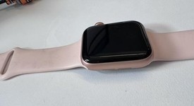 Good
													Apple Watch Series 4 40mm - Gold, A1977 - GPS, Aluminum, photo 5 of 6