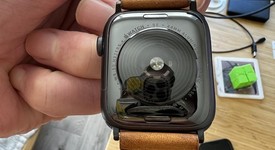 Good
													Apple Watch SE 1st Gen 44mm - AT&T, Gray, A2354 - Cellular, Aluminum, photo 3 of 6