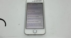 Good
													Apple iPhone SE 1st Gen 2016 - Unlocked, Silver, 32 GB, A1723, photo 4 of 10