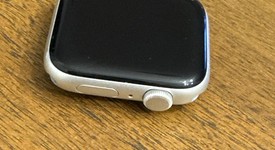 Good
													Apple Watch SE 1st Gen 44mm - Silver, A2352 - GPS, Aluminum, photo 3 of 8