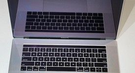 Fair
													MacBook Pro 2018 (With Touch Bar) - 15" - I7, Silver, 512 GB, 16 GB, photo 5 of 11