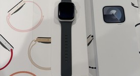 Good
													Apple Watch Series 9 41mm - Unlocked, Silver, A2982 - Cellular, Aluminum, photo 5 of 13