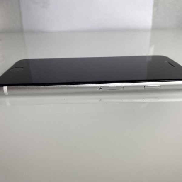 Apple iPhone SE 3rd Gen 2022 - Unlocked, Starlight, 64 GB, A2595