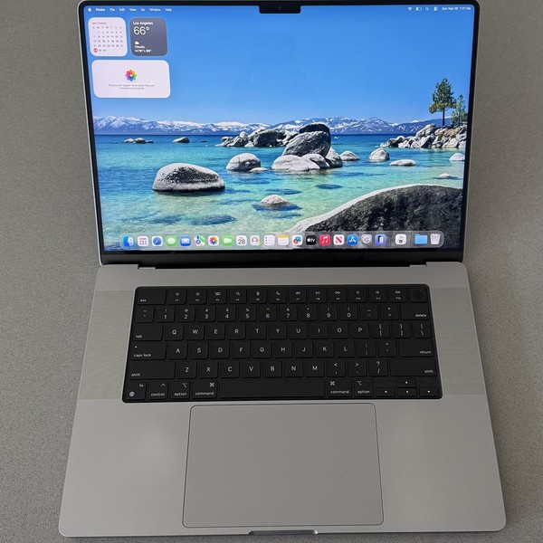 MacBook Pro 2021 - 16 inch - 1 TB, Gray, 16 GB, Apple M1 Pro 10-core