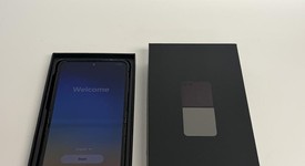 Good
													Samsung Galaxy Z Flip5 - Unlocked, Graphite, 512 GB, 8 GB, SM-F731U1, photo 2 of 4