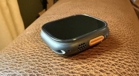 Mint
													Apple Watch Ultra 3 49mm - Unlocked, Black, A3281, photo 4 of 6