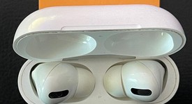 Used
													Apple AirPods Pro 1st Gen - Wireless Case, photo 1 of 5