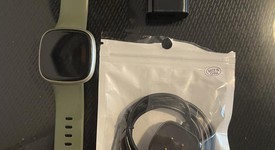 Good
													Fitbit Versa 3 - Olive, photo 2 of 5