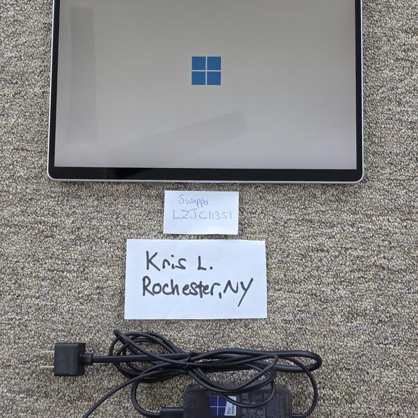 Microsoft Surface Pro 9 - Wi-Fi, 128 GB, Platinum, 8 GB, Intel Core i5, Wi-Fi