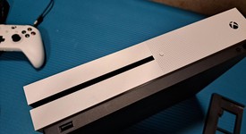 Mint
													Xbox One S (2016) - White, 500 GB, photo 3 of 7
