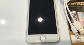 Fair
													Apple iPhone 7 - AT&T, Gold, 32 GB, A1778, photo 3 of 5