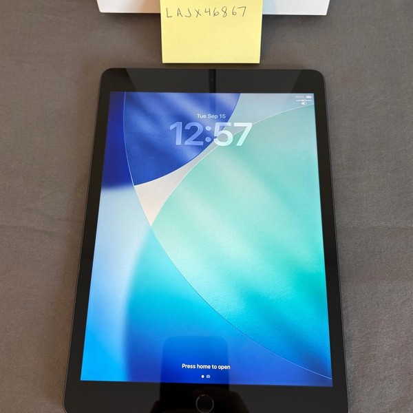 Apple iPad (9th Gen) - Wi-Fi, 64 GB, Gray, A2602