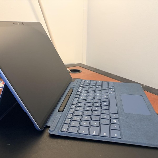 Microsoft Surface Pro 11 - 512 GB, Sapphire, 16 GB, Snapdragon X Plus