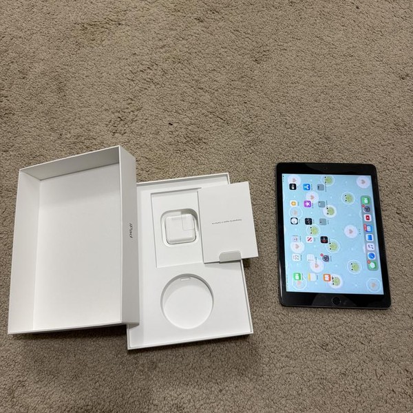 Apple iPad 6th Gen - Unlocked, 32 GB, Silver, A1954