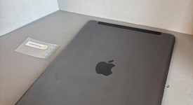 Good
													Apple iPad 9th Gen - Unlocked, Gray, 64 GB, A2603, photo 5 of 6