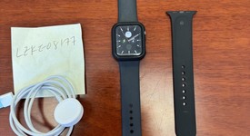 Good
													Apple Watch Series 4 40mm - Gray, A1977 - GPS, Aluminum, photo 2 of 2