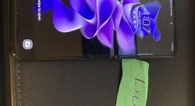 Good
													Samsung Galaxy Z Flip3 5G - Unlocked, Black, 256 GB, 8 GB, SM-F711U1, photo 6 of 6