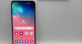 Mint
													Samsung Galaxy S10e - Unlocked, White, 128 GB, 6 GB, SM-G970U1, photo 4 of 4
