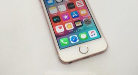 Good
													Apple iPhone SE 1st Gen 2016 - Unlocked, Rose Gold, 32 GB, A1662, photo 1 of 12