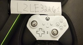 Mint
													Xbox Elite Wireless Controller Series 2 - Black & White, Core, photo 3 of 5