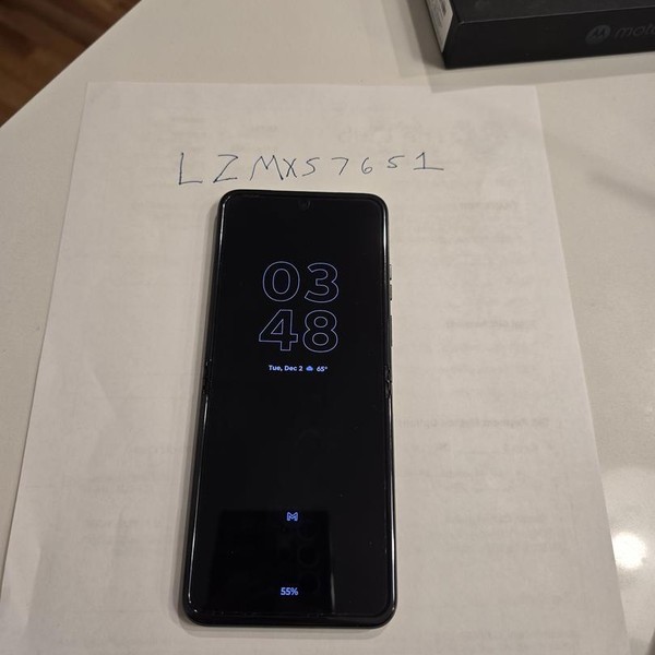 Motorola Razr (2024) - T-Mobile, 256 GB, Space Gray, 8 GB