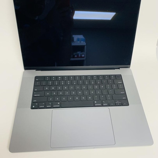 MacBook Pro 2023 - 16 inch - 1 TB, Gray, 32 GB, Apple M2 Max