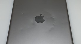 Fair
													Apple iPad 8th Gen - Unlocked, Gray, 32 GB, A2428, photo 2 of 7