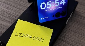 Mint
													Motorola Razr (2025) - Unlocked, Blue, 256 GB, 8 GB, photo 5 of 8