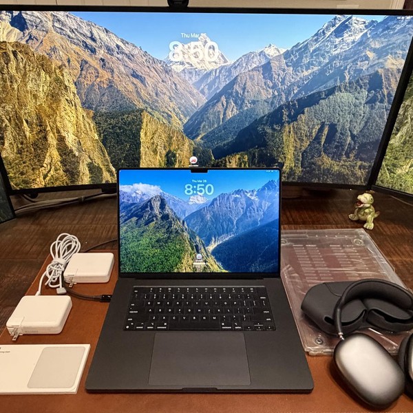 MacBook Pro 2024 - 16 inch - 2 TB, Space Black, 64 GB, Apple M4 Max 16-core