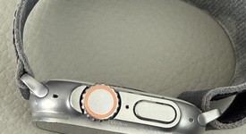 Good
													Apple Watch Ultra 49mm - Unlocked, Titanium, A2622, photo 2 of 7