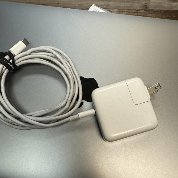 MacBook Air 2020 - 13 inch - 256 GB, Silver, 8 GB, Apple M1