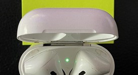 Used
													Apple AirPods 2nd Gen - Lightning Case, photo 1 of 5