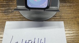 Fair
													Apple Watch SE 1st Gen 40mm - Unlocked, Gold, A2353 - Cellular, Aluminum, photo 1 of 8