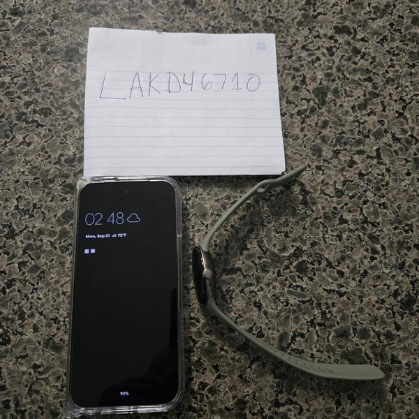 Google Pixel 11 Pro Fold - Unlocked, 256 GB, Olive, 16 GB, GZDQ6