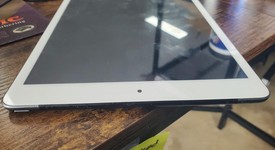 Fair
													Apple iPad 9th Gen - Unlocked, Gray, 64 GB, A2603, photo 4 of 14