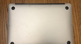 Good
													MacBook Air 2017 - 13" - I5, Silver, 512 GB, 8 GB, photo 4 of 9