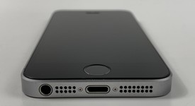 Good
													Apple iPhone SE 1st Gen 2016 - Unlocked, Grey, 128 GB, A1662, photo 3 of 6
