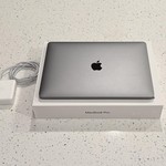 Good MacBook Pro 2020 - 13 inch - 256 GB, Gray, 8 GB, Apple M1