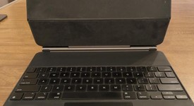 Used
													Apple Magic Keyboard Folio - Black, photo 1 of 5