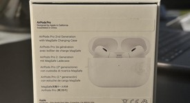 Used
													Apple AirPods Pro 2nd Gen - Lightning, photo 2 of 8