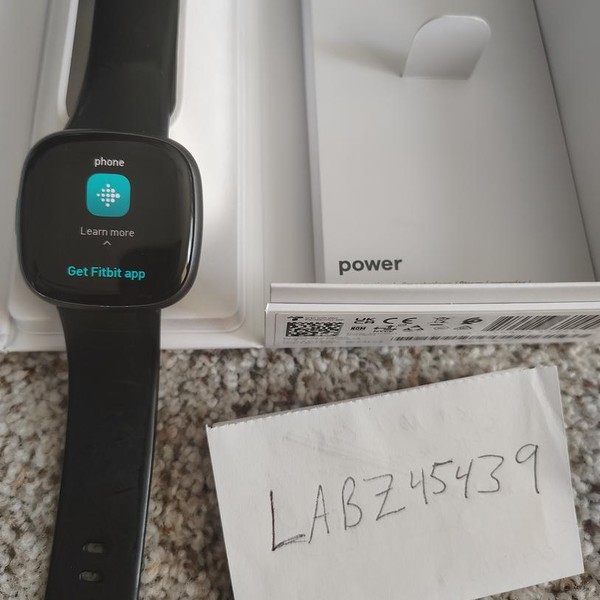 Fitbit Versa 4 - Graphite