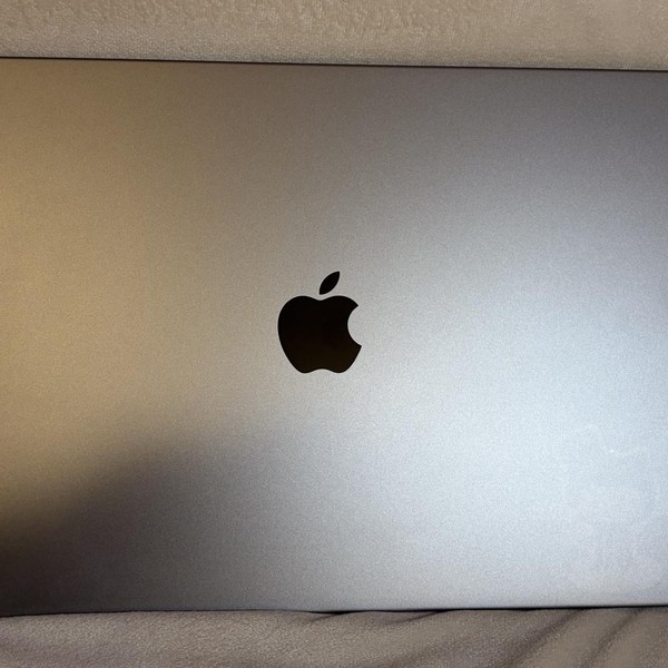 MacBook Pro 2021 - 16 inch - 512 GB, Gray, 16 GB, Apple M1 Pro 10-core