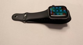 Good
													Apple Watch Series 4 44mm - Unlocked, Gray, A1976 - Cellular, Aluminum, photo 4 of 5