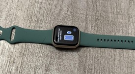 Good
													Apple Watch Series 9 41mm - Unlocked, Starlight, A2982 - Cellular, Aluminum, photo 3 of 8