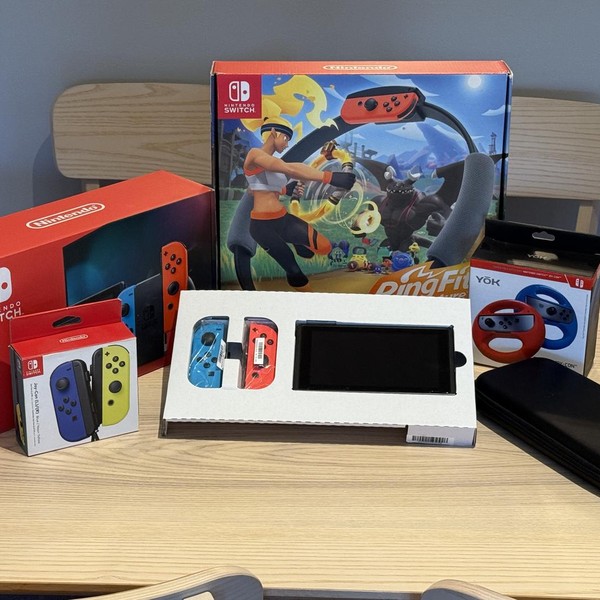 Nintendo Switch - 32 GB, Red & Blue