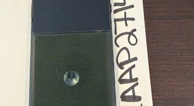 Good
													Motorola Razr Ultra (2025) - Unlocked, PANTONE Scarab, 512 GB, 16 GB, photo 2 of 5